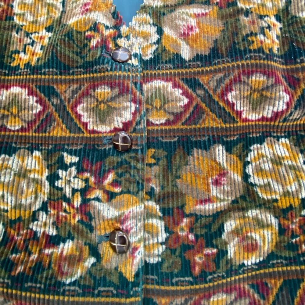 Vintage corduroy floral Cottagecore button up vest - Picture 9 of 9